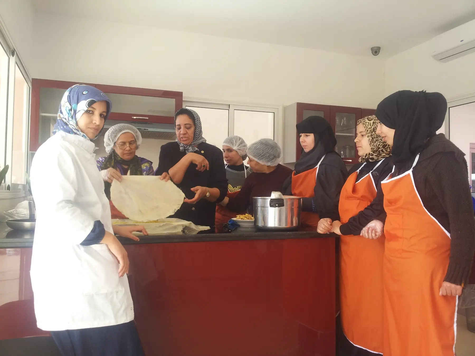 Un atelier cuisine qui valorise l’autonomie, le savoir-faire et le plaisir d’apprendre.